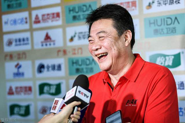 接受慢镜头记者采访时，意大利名宿格拉齐亚尼谈到了本赛季的国米，以及关于劳塔罗和小图拉姆的话题。